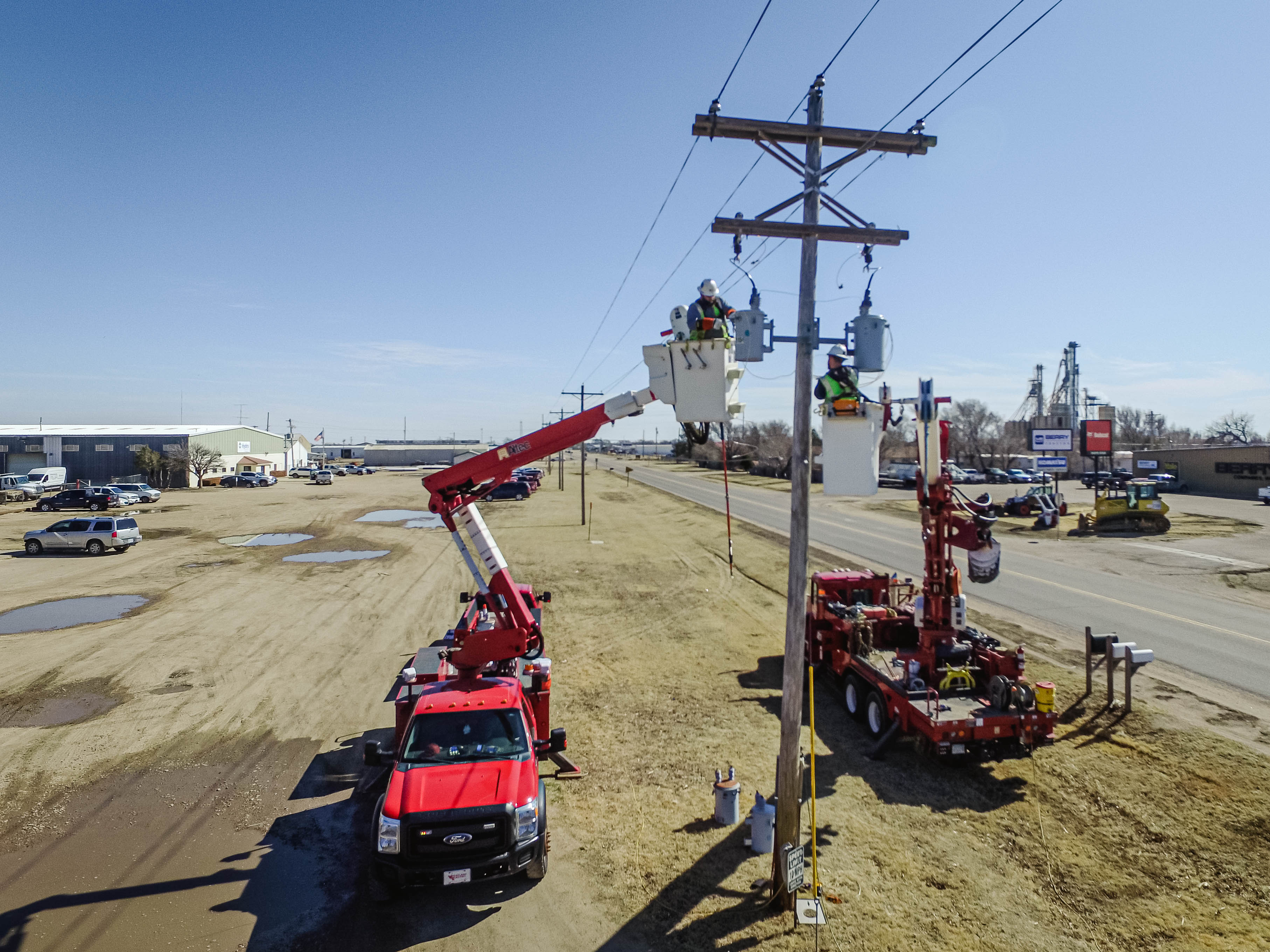 Garden City line crews